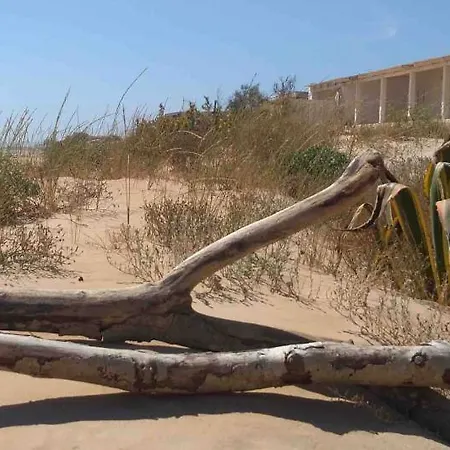 Baraka - Beachfront Retreat